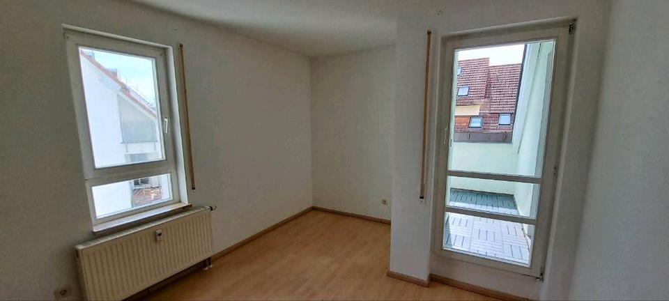 Dachgeschoßwohnung Eisfeld - 3 Zimmer, 65 m&sup2;, 650&euro; | Angebot:26449225