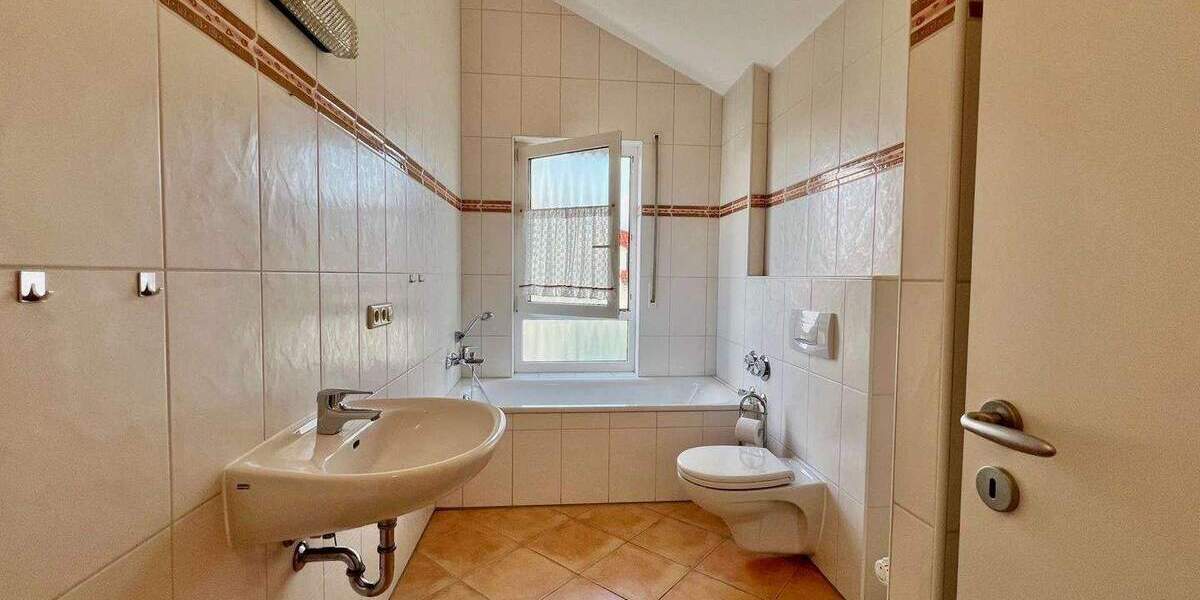 Etagenwohnung Offenbach Rumpenheim - 3 Zimmer, 106 m&sup2;, 1.325&euro; | Angebot:25864895