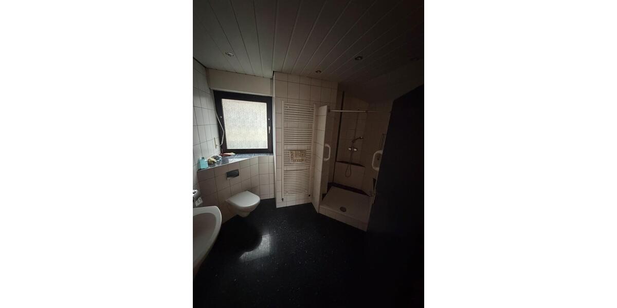 Etagenwohnung Duisburg - 3 Zimmer, 93 m&sup2;, 1.350&euro; | Angebot:26441283