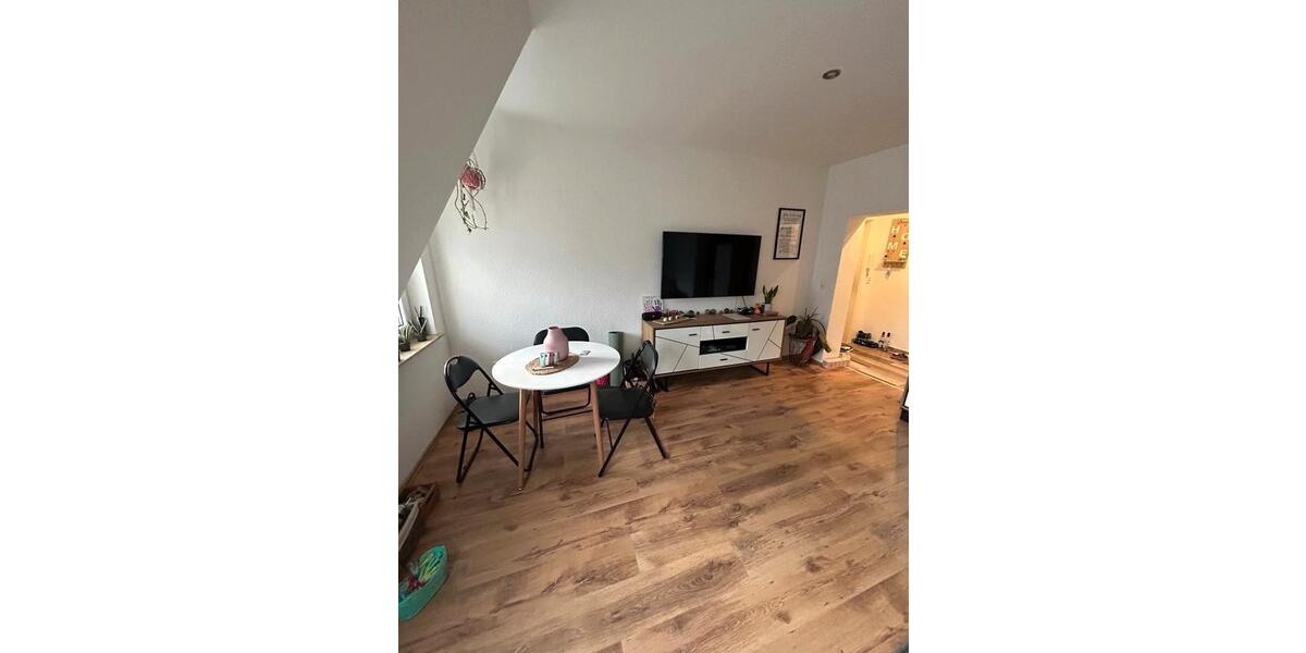 Dachgeschoßwohnung Werdau - 2 Zimmer, 40 m&sup2;, 250&euro; | Angebot:24825349