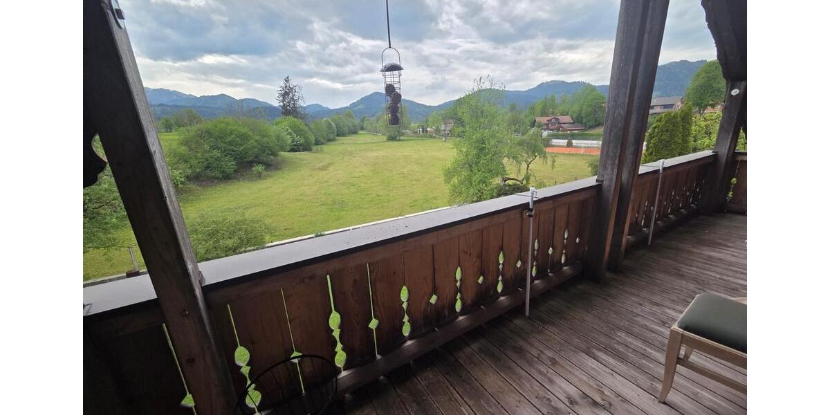Dachgeschoßwohnung Lenggries - 3 Zimmer, 110 m&sup2;, 1.300&euro; | Angebot:26525693