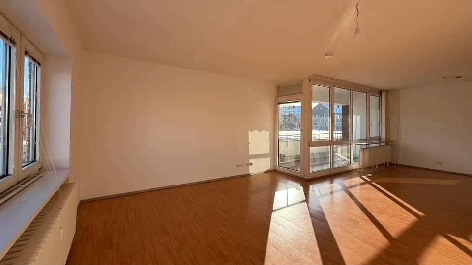 Geräumige Mietwohnung - 3 Zimmer, Balkon, Küche, Bad 3 zimmer