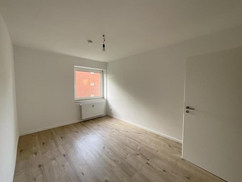 Kurzfristig beziehbare 3-Zimmer-Wohnung mit Balkon! zimmer