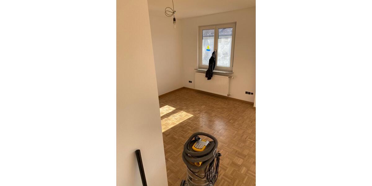 Etagenwohnung Hülben - 2 Zimmer, 86 m&sup2;, 850&euro; | Angebot:26589598