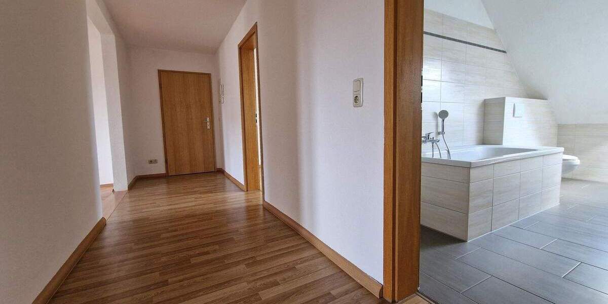 Zimmer Döbeln - 4 Zimmer, 110 m&sup2;, 622&euro; | Angebot:25731355