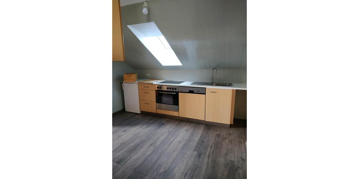 Dachgeschoßwohnung Hofheim in Unterfranken - 3 Zimmer, 47 m&sup2;, 385&euro; | Angebot:25752499