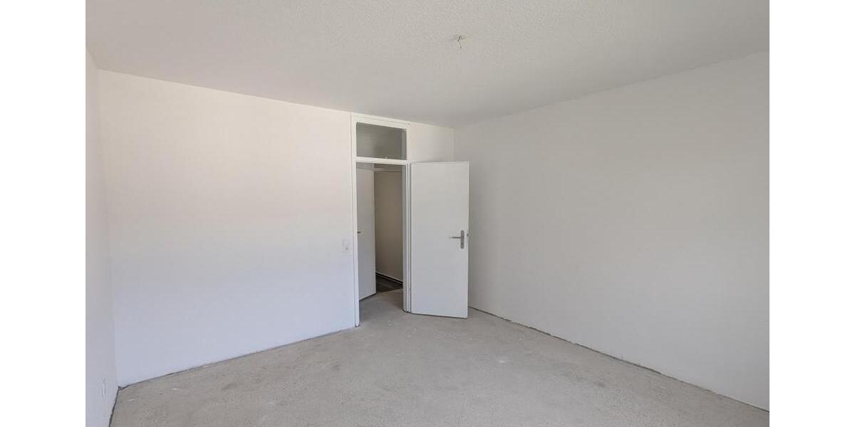 Etagenwohnung Essen Stadtbezirk VI - 3 Zimmer, 81 m&sup2;, 699&euro; | Angebot:26107011