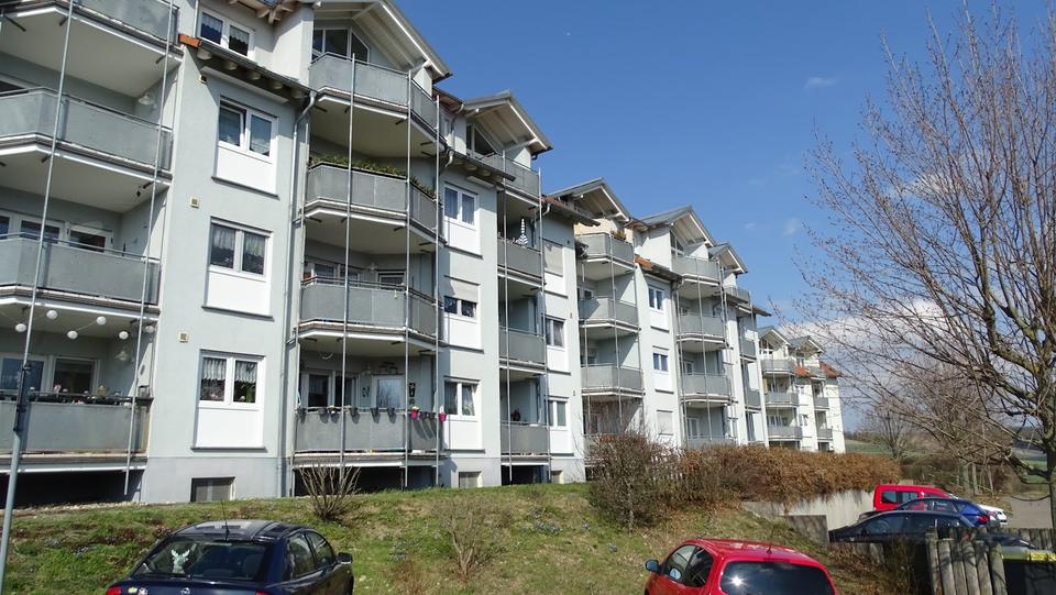 Etagenwohnung Stadtilm - 3 Zimmer, 83 m&sup2;, 490&euro; | Angebot:25999854