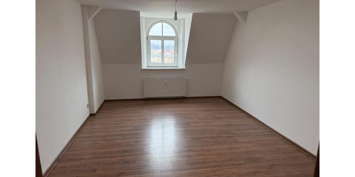 Dachgeschoßwohnung Görlitz - 2.5 Zimmer, 75 m&sup2;, 420&euro; | Angebot:25793052