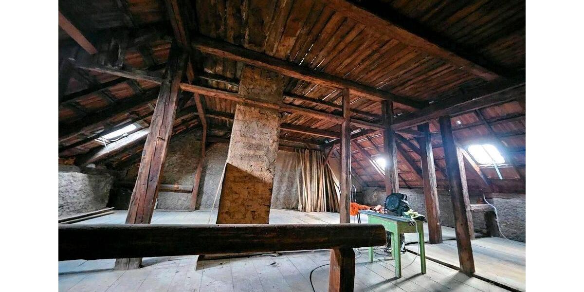 Mehrfamilienhaus, Wohnhaus Roßwein - 8 Zimmer, 140 m&sup2;, 599&euro; | Angebot:26550727
