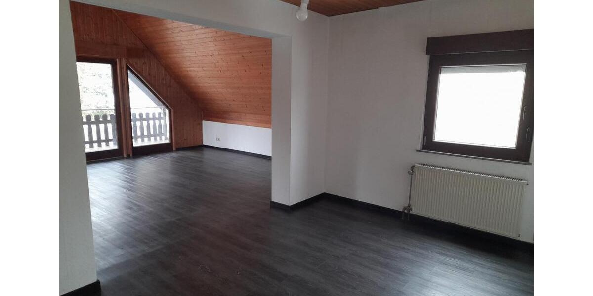 4 Zi- Dachgeschosswohnung, Braunfels-Philippstein in 3-Fam.-Haus 4 zimmer