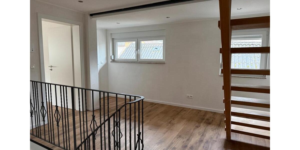 Kernsaniertes Einfamilienhaus zur Miete in Großen-Buseck 4.5 zimmer