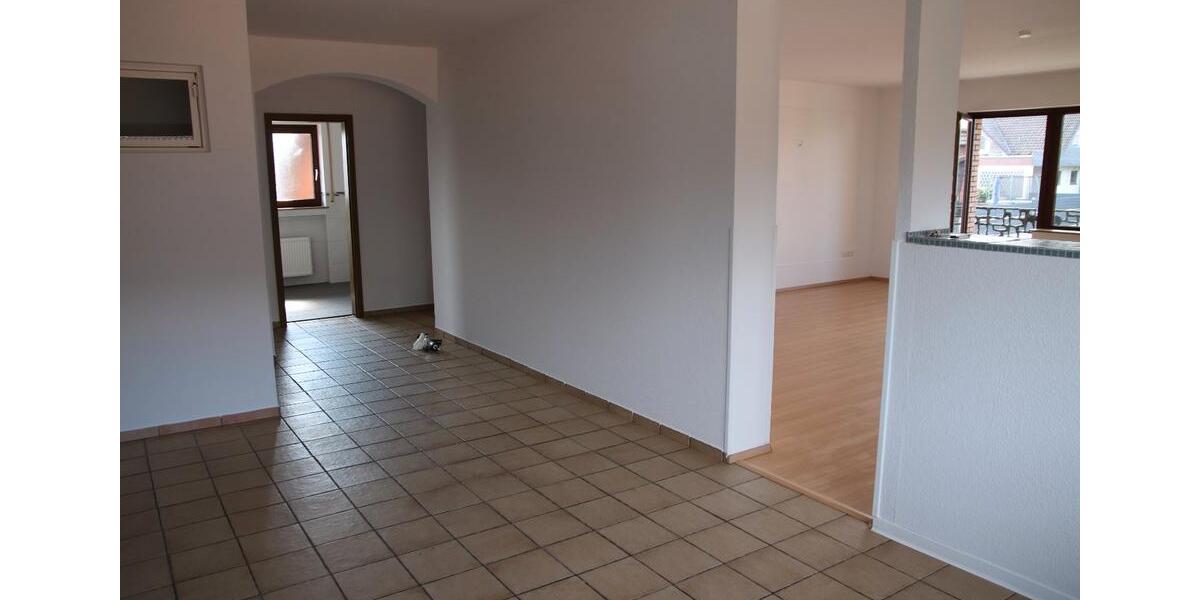 Etagenwohnung Ruppichteroth - 4 Zimmer, 140 m&sup2;, 1.100&euro; | Angebot:26122143