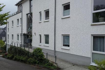 Sehr großzügige, gehobene 3 - Zimmer Wohnung mit barrierefreiem Zugang im Zentrum von Gummersbach zimmer