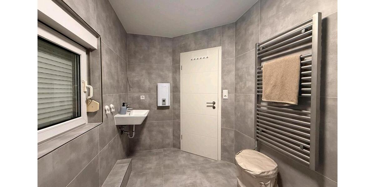 Etagenwohnung Sonnenbühl - 6 Zimmer, 140 m&sup2;, 1.890&euro; | Angebot:26381356