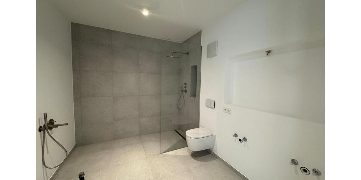 Etagenwohnung Esslingen am Neckar - 2 Zimmer, 88 m&sup2;, 1.975&euro; | Angebot:26727649