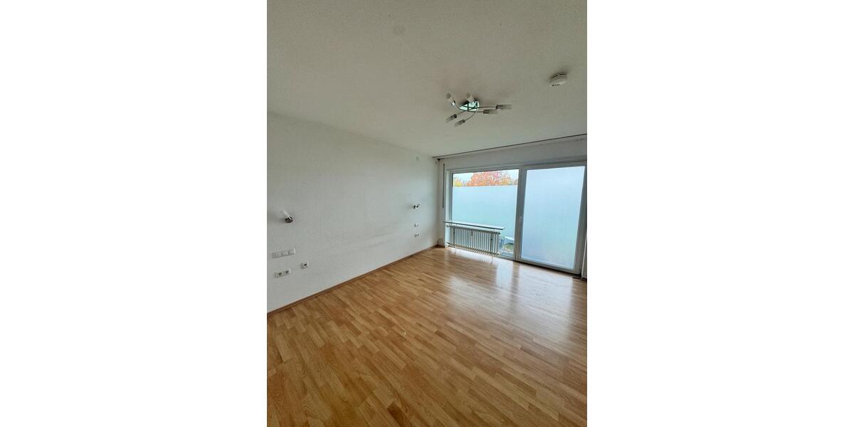 Erdgeschoßwohnung Oettingen in Bayern - 5 Zimmer, 150 m&sup2;, 1.900&euro; | Angebot:25480102