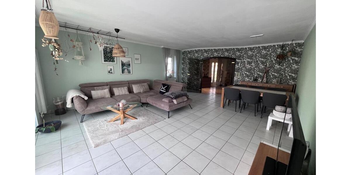 Mehrfamilienhaus, Wohnhaus Bergheim - 4 Zimmer, 167 m&sup2;, 2.080&euro; | Angebot:25899926