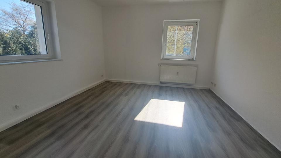 Erdgeschoßwohnung Zeitz - 2 Zimmer, 59 m&sup2;, 385&euro; | Angebot:26232288