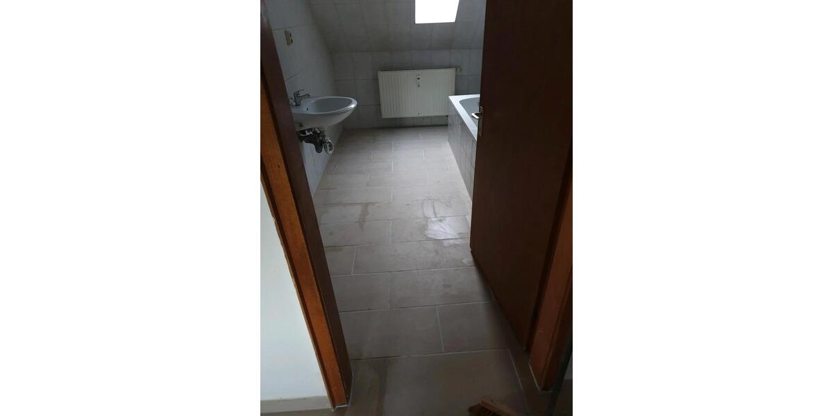 Dachgeschoßwohnung Siegen Eiserfeld - 2 Zimmer, 65 m&sup2;, 500&euro; | Angebot:25922791