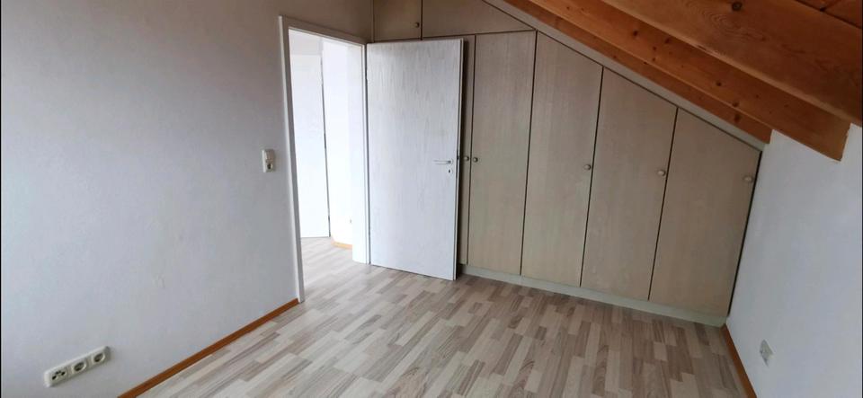 Dachgeschoßwohnung Landau an der Isar - 2 Zimmer, 53 m&sup2;, 700&euro; | Angebot:26464312