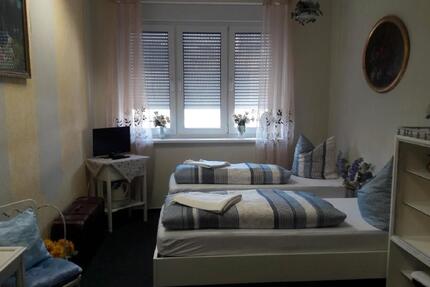 Wohnen auf Zeit Bad Blankenburg - 4 Zimmer, 118 m&sup2;, 23&euro; | Angebot:26406325