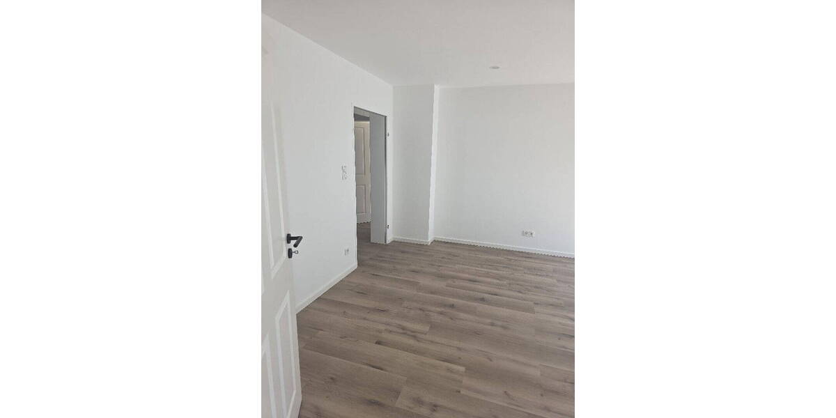 Etagenwohnung Eschborn - 5 Zimmer, 133 m&sup2;, 1.850&euro; | Angebot:26804274