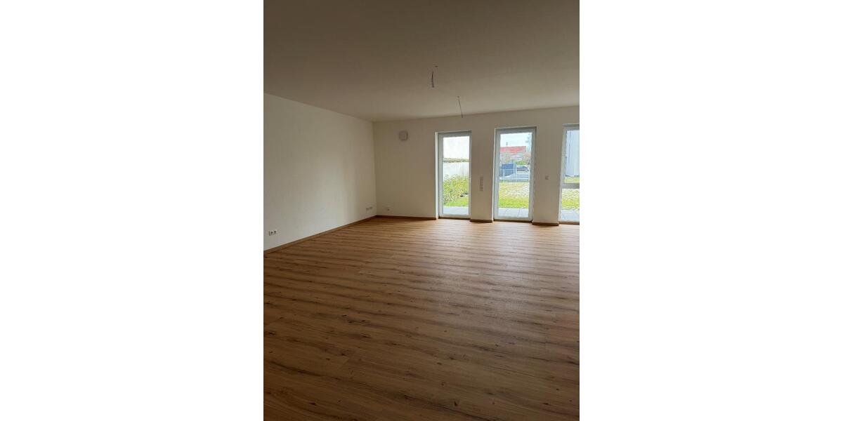 Erdgeschoßwohnung Bad Nauheim - 3 Zimmer, 88 m&sup2;, 1.360&euro; | Angebot:26676032