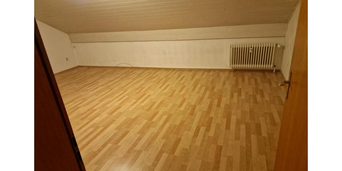 Dachgeschoßwohnung Bad Hersfeld - 4 Zimmer, 96 m&sup2;, 800&euro; | Angebot:25265501