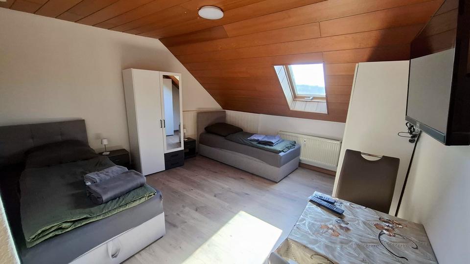 Dachgeschoßwohnung Neunburg vorm Wald - 4 Zimmer, 140 m&sup2;, 240&euro; | Angebot:25975839