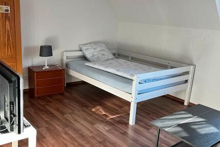 Möbliertes Zimmer in 3er WG 1 zimmer