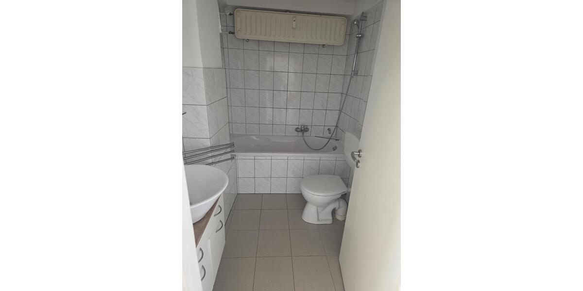 Etagenwohnung Saarbrücken Neue Bremm - 2 Zimmer, 48 m&sup2;, 490&euro; | Angebot:25270403