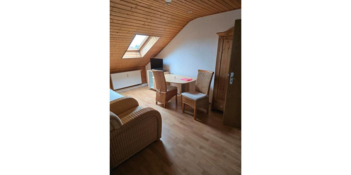 Dachgeschoßwohnung Teublitz - 2 Zimmer, 42 m&sup2;, 450&euro; | Angebot:25986579