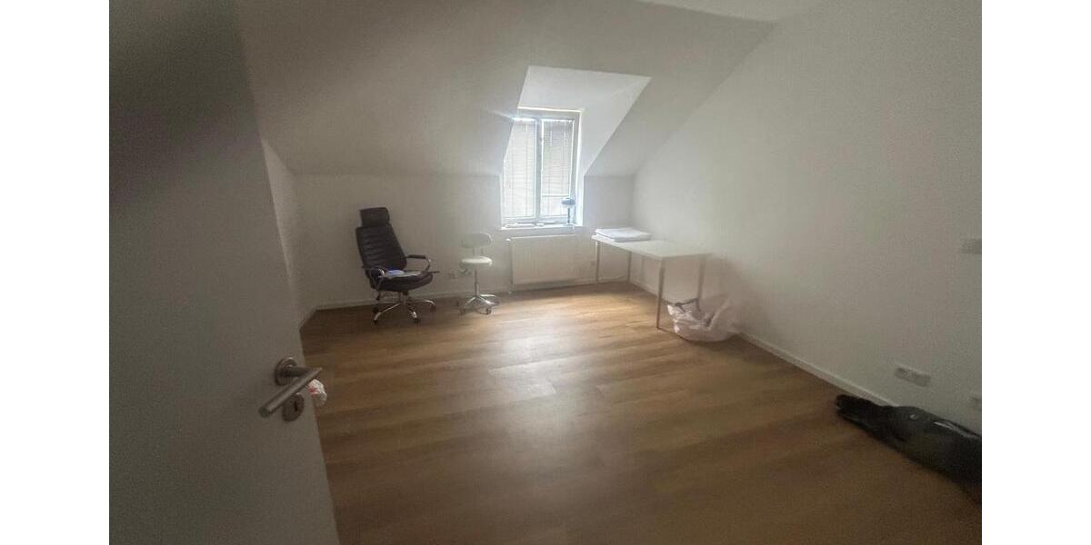Etagenwohnung Hamburg Harburg - 5 Zimmer, 160 m&sup2;, 2.720&euro; | Angebot:26008754