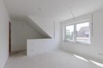 Moderne Dachgeschosswohnung mit Küche: Erstbezug 3 zimmer