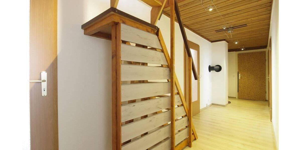 Etagenwohnung Frankenberg - 4 Zimmer, 117 m&sup2;, 585&euro; | Angebot:26642148