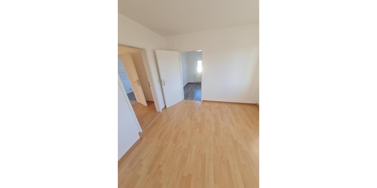 Dachgeschoßwohnung Burgstädt - 4 Zimmer, 92 m&sup2;, 460&euro; | Angebot:24398850