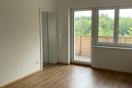 Moderne 2-Zimmer-Wohnung mit Balkon und Blick ins Grüne in Lalling zimmer