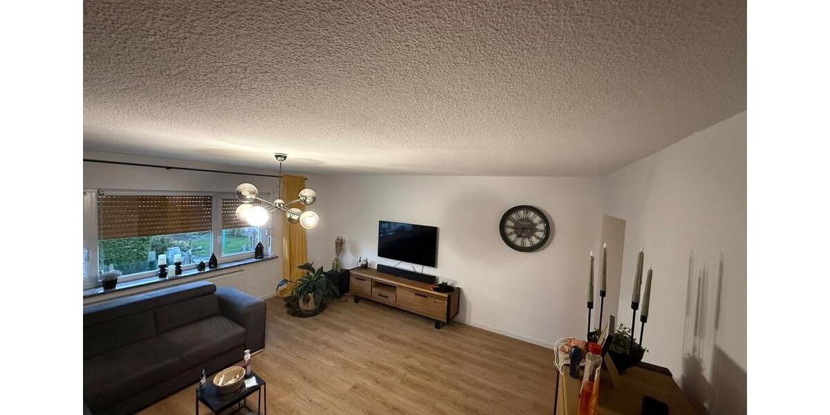 Etagenwohnung Kirchhain - 5 Zimmer, 140 m&sup2;, 1.300&euro; | Angebot:26482947