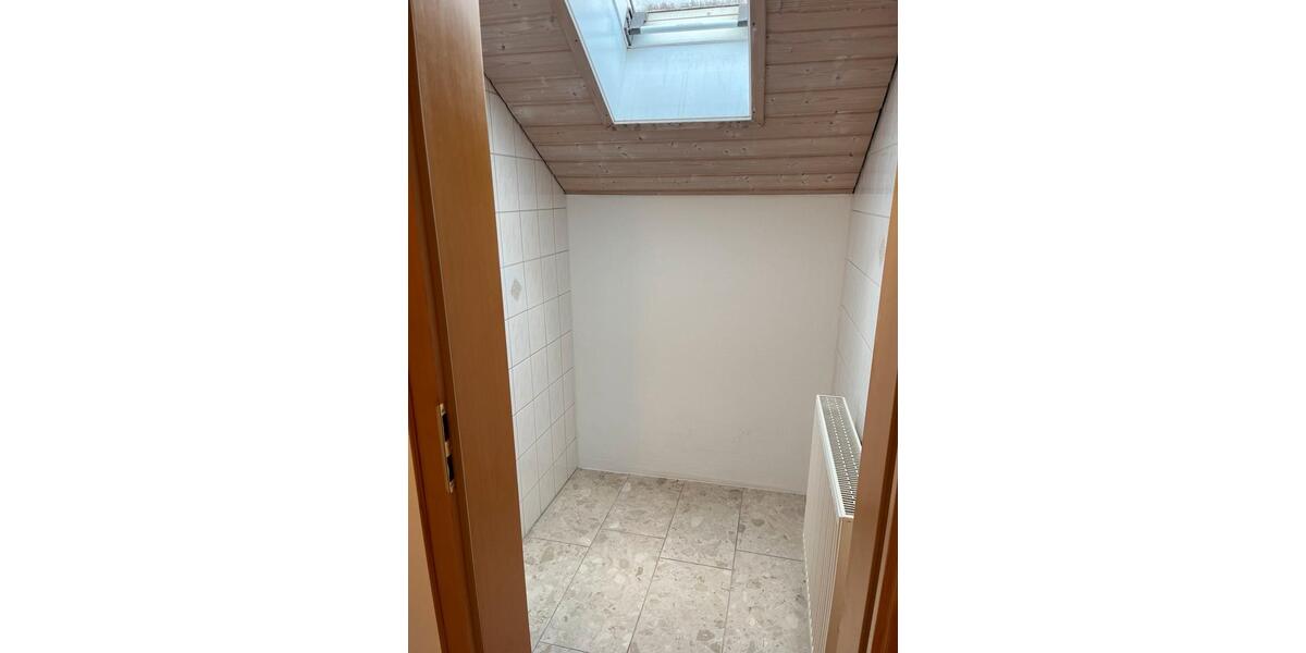 Dachgeschoßwohnung Vilshofen an der Donau - 2 Zimmer, 71 m&sup2;, 568&euro; | Angebot:26585558