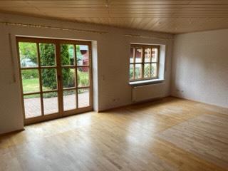 Erdgeschoßwohnung Schwandorf - 3 Zimmer, 108 m&sup2;, 1.200&euro; | Angebot:24837363