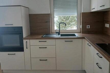 Arzberg-komplett neu sanierte 2- Zimmer-Wohnung mit Einbauküche 1 zimmer