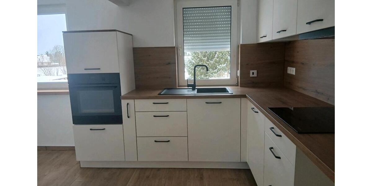 Arzberg-komplett neu sanierte 2- Zimmer-Wohnung mit Einbauküche 1 zimmer