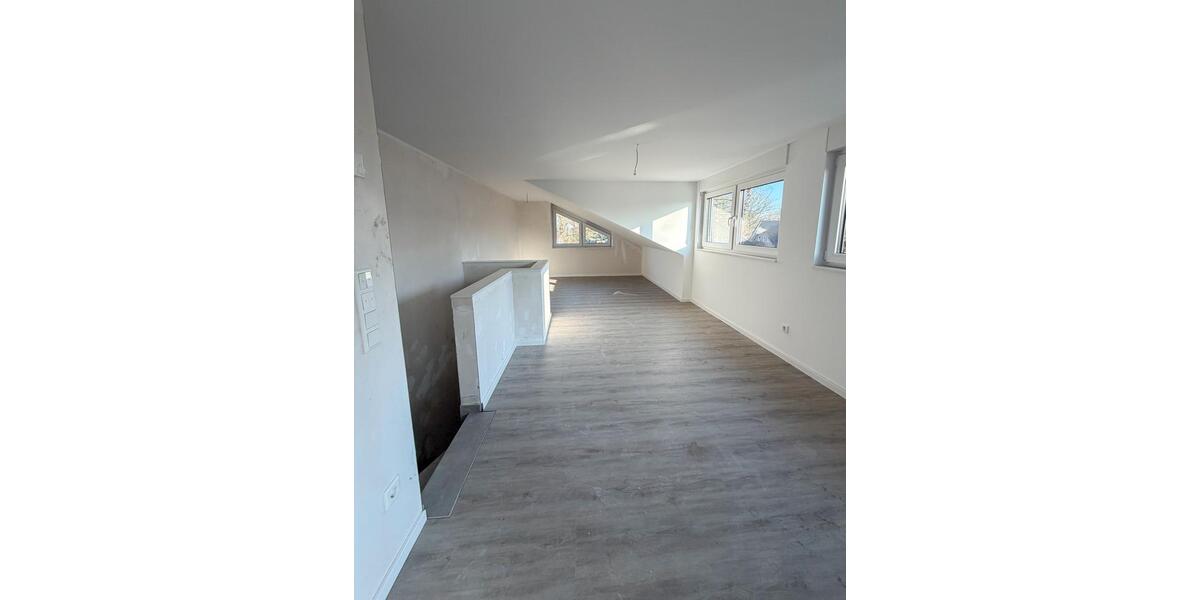 Dachgeschoßwohnung Gronau (Westfahlen) - 3 Zimmer, 92 m&sup2;, 1.330&euro; | Angebot:24149068