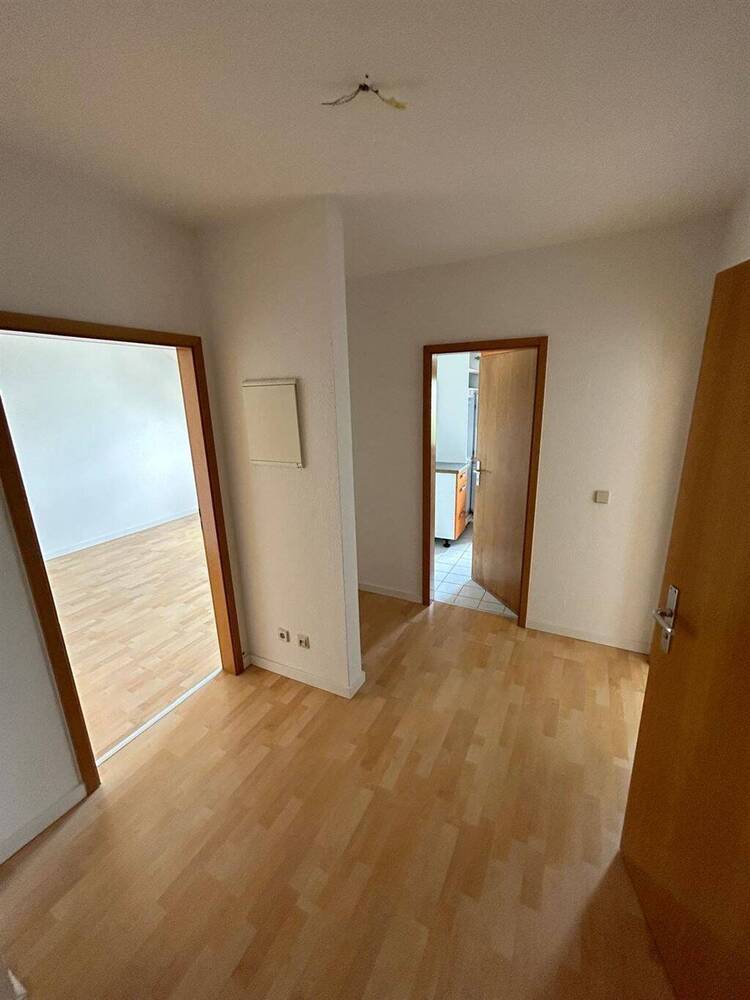 Gemütliche DG 2-Zimmer mit Laminat und EBK in guter Lage