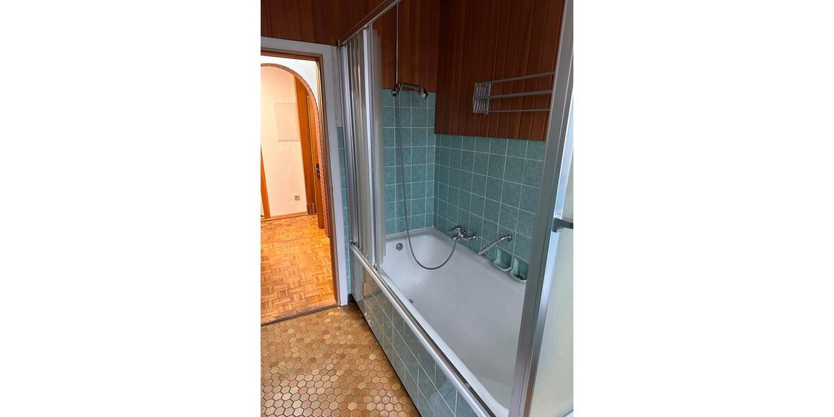 Dachgeschoßwohnung Hof Altstadt - 4 Zimmer, 120 m&sup2;, 650&euro; | Angebot:26591661