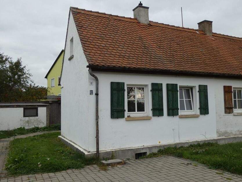 Studenten aufgepasst: Appartment ( EG links ) - ab sofort 1 zimmer