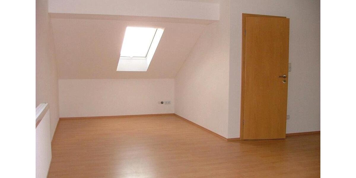 Dachgeschoßwohnung Adlkofen - 1 Zimmer, 42 m&sup2;, 450&euro; | Angebot:25158110