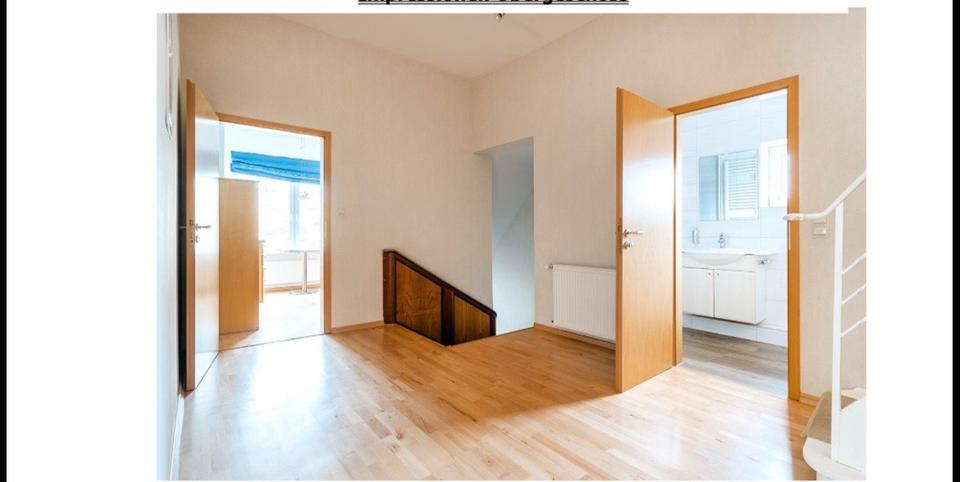 Maisonettenwohnung Esens - 4 Zimmer, 200 m&sup2;, 1.350&euro; | Angebot:26209887