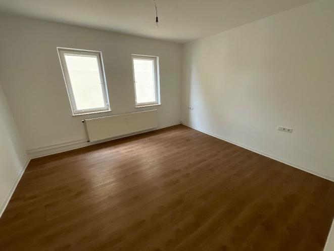 Gut geschnittene Altbauwohnung mit Platz für die ganze Familie! 4 zimmer